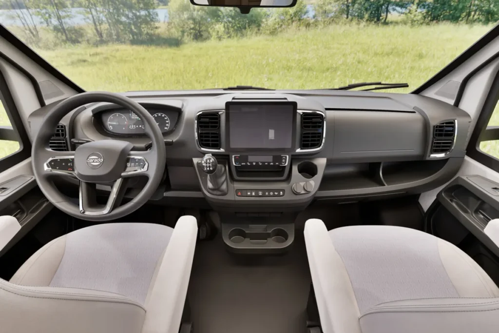Carado T328 Pro+ Fiat Automaat JustCamper verhuur voorstoelen