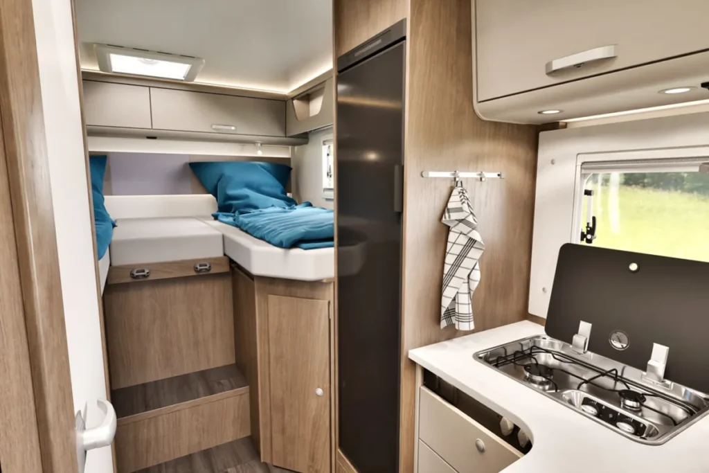 Carado T328 Pro+ Fiat Automaat JustCamper verhuur enkele bedden